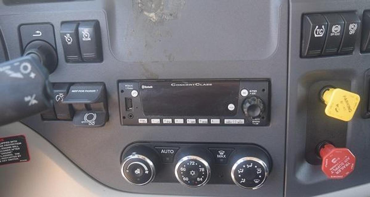 Used 2022 PETERBILT 579