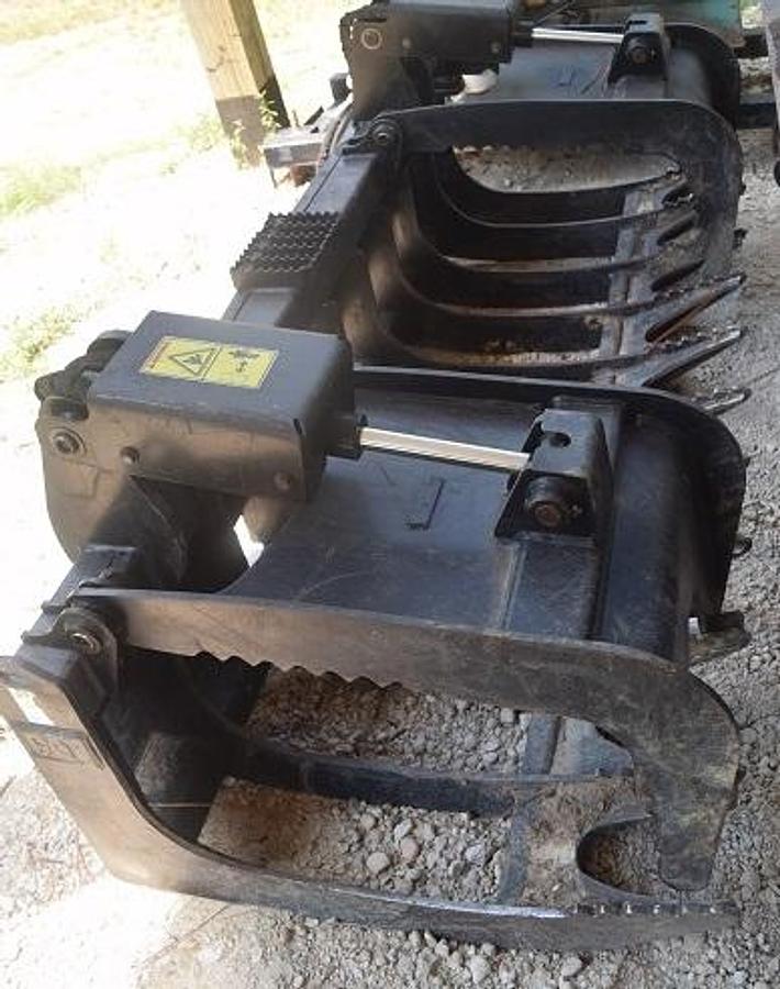 Used 2020 CATERPILLAR 84 INCH GRAPPLE