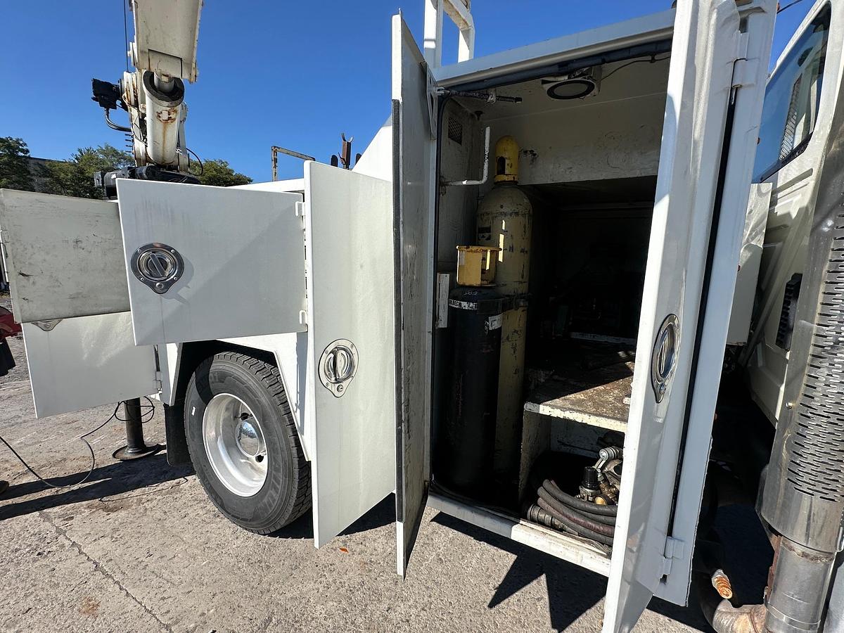 Used 2010 INTERNATIONAL 4300 Service Truck