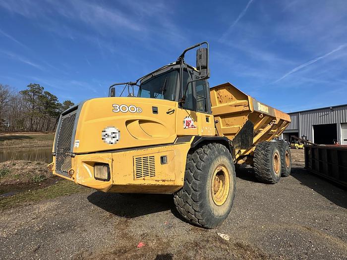 Used 2006 DEERE 300D