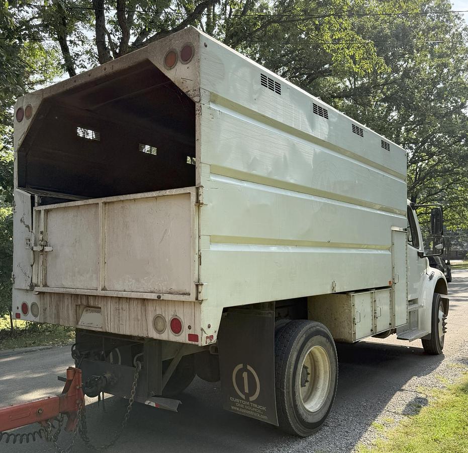 Used 2018 FREIGHTLINER Business Class M2 106