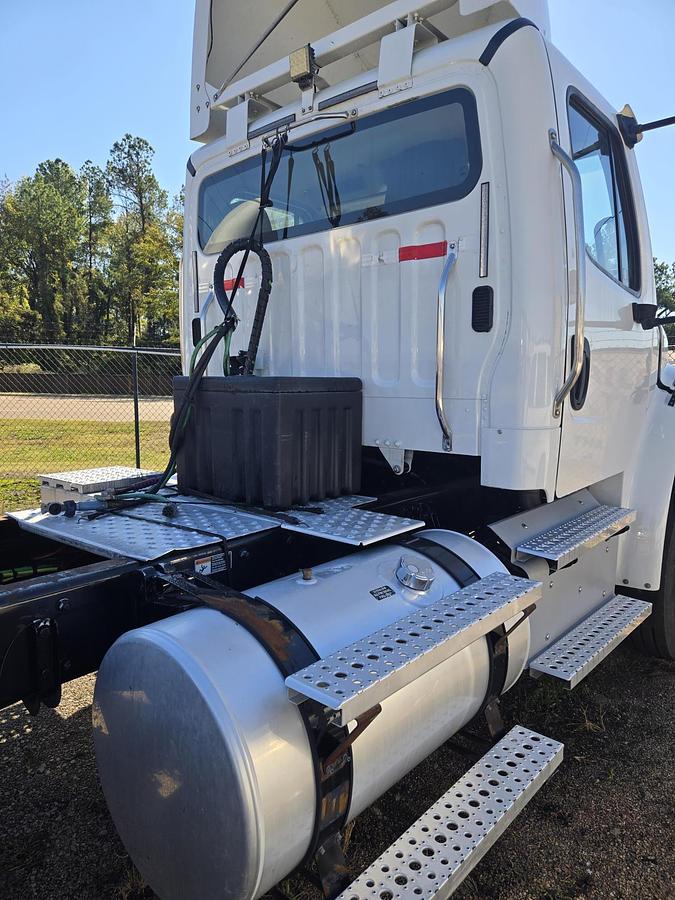 Used 2020 FREIGHTLINER M2 106