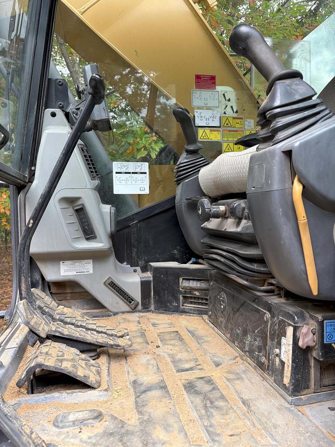 Used 2013 CATERPILLAR 321D LCR