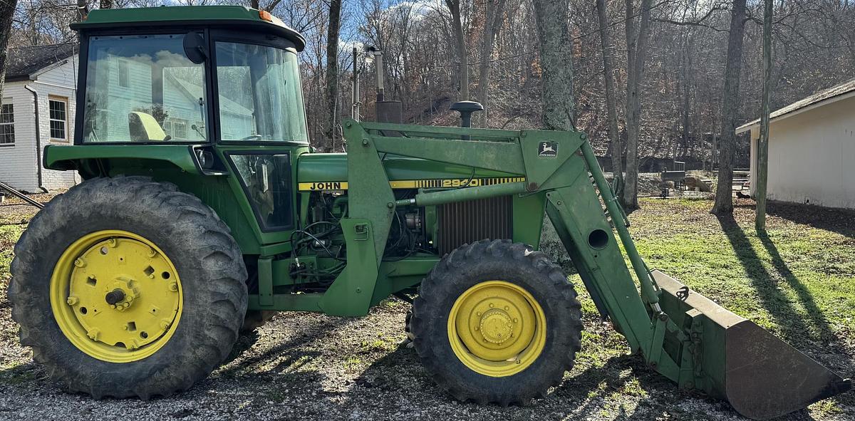 Used 1982 JOHN DEERE 2940