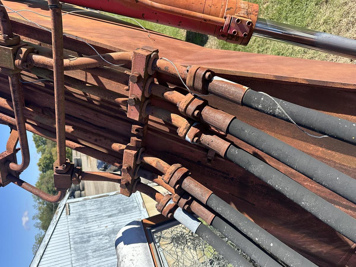 Used 1984 CASE POCLAIN 220CKNA