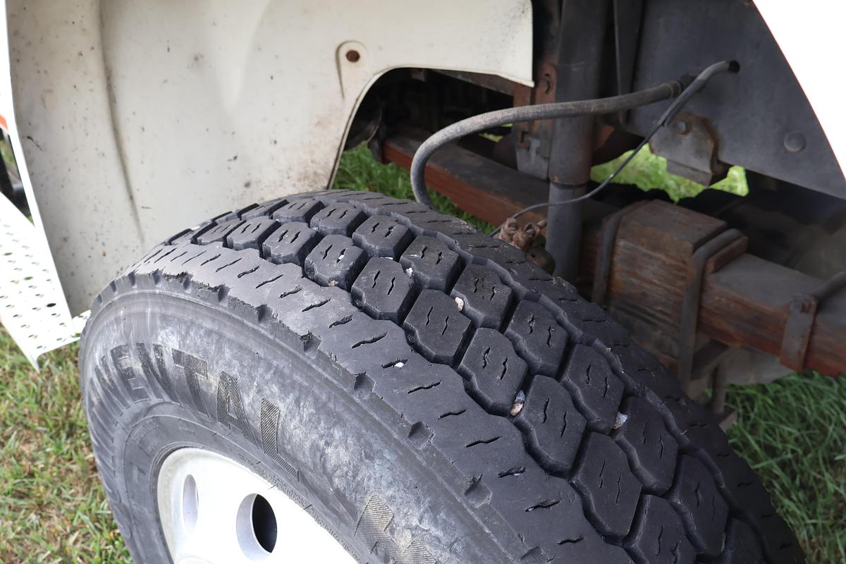 Used 2003 FREIGHTLINER FL70