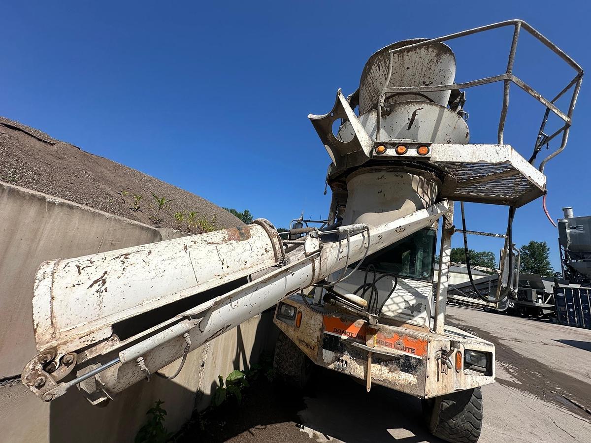 Used 2007 PHOENIX Front Discharge Mixer