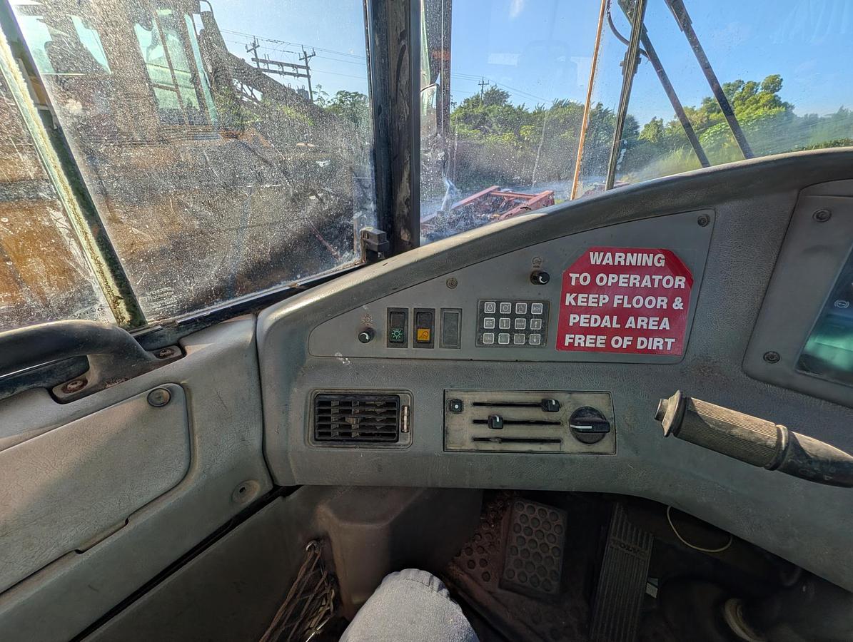 Used 2005 VOLVO A25D