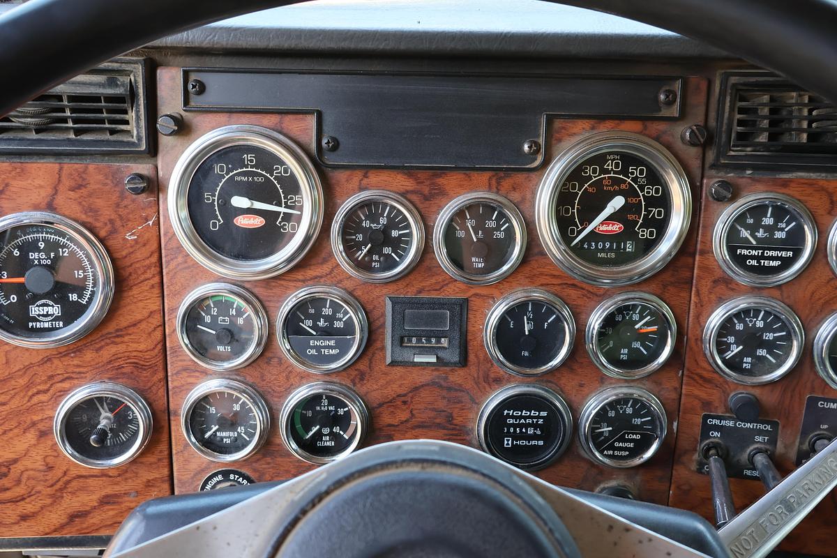 Used 1999 PETERBILT 379