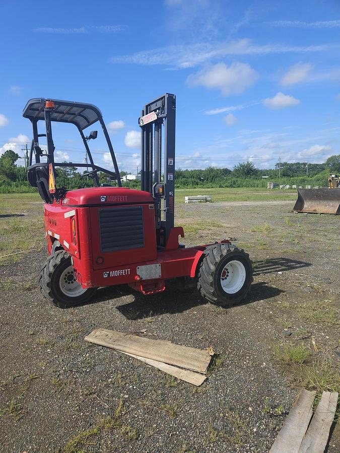 Used 2011 MOFFETT M55