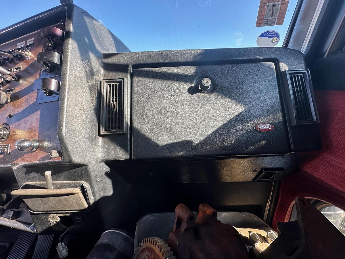 Used 1997 PETERBILT 389