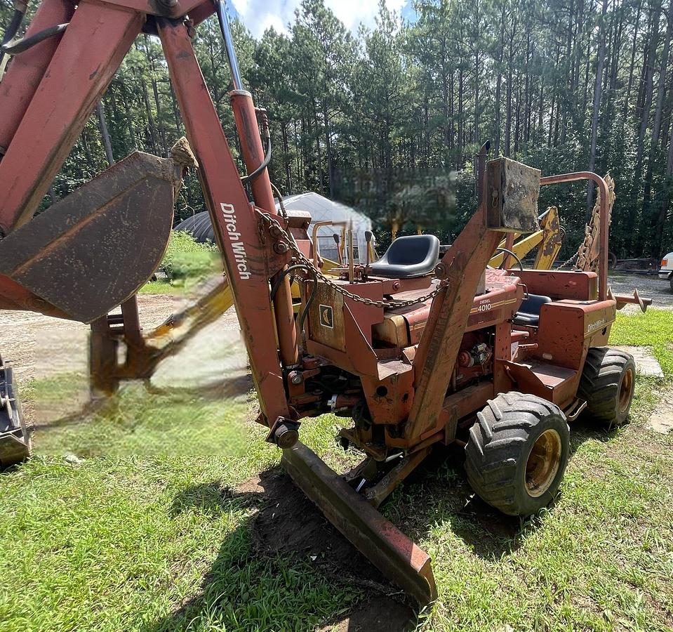 Used 1998 DITCH WITCH 4010DD Trencher/ Backhoe