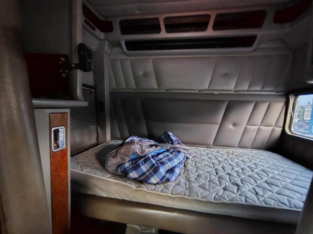 Used 2005 PETERBILT 379