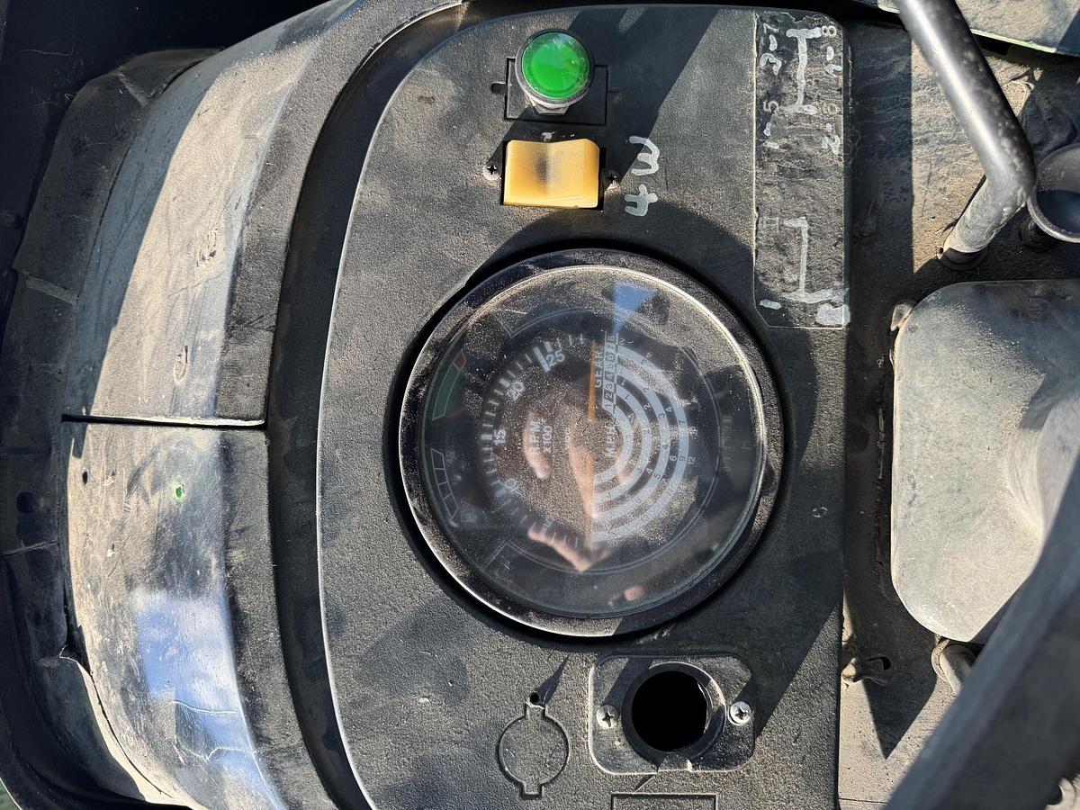 Used 1982 JOHN DEERE 2940