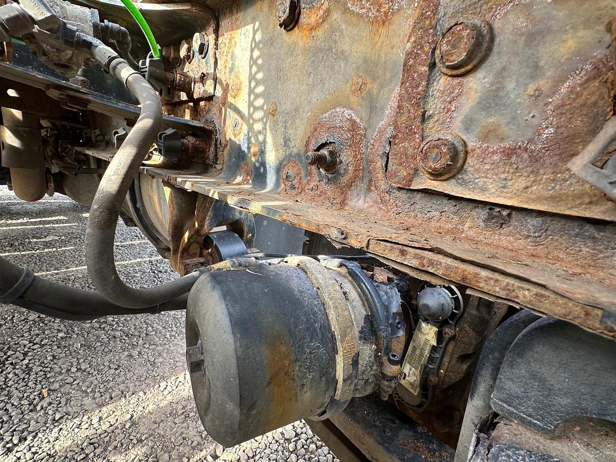 Used 2012 FREIGHTLINER Cascadia 125