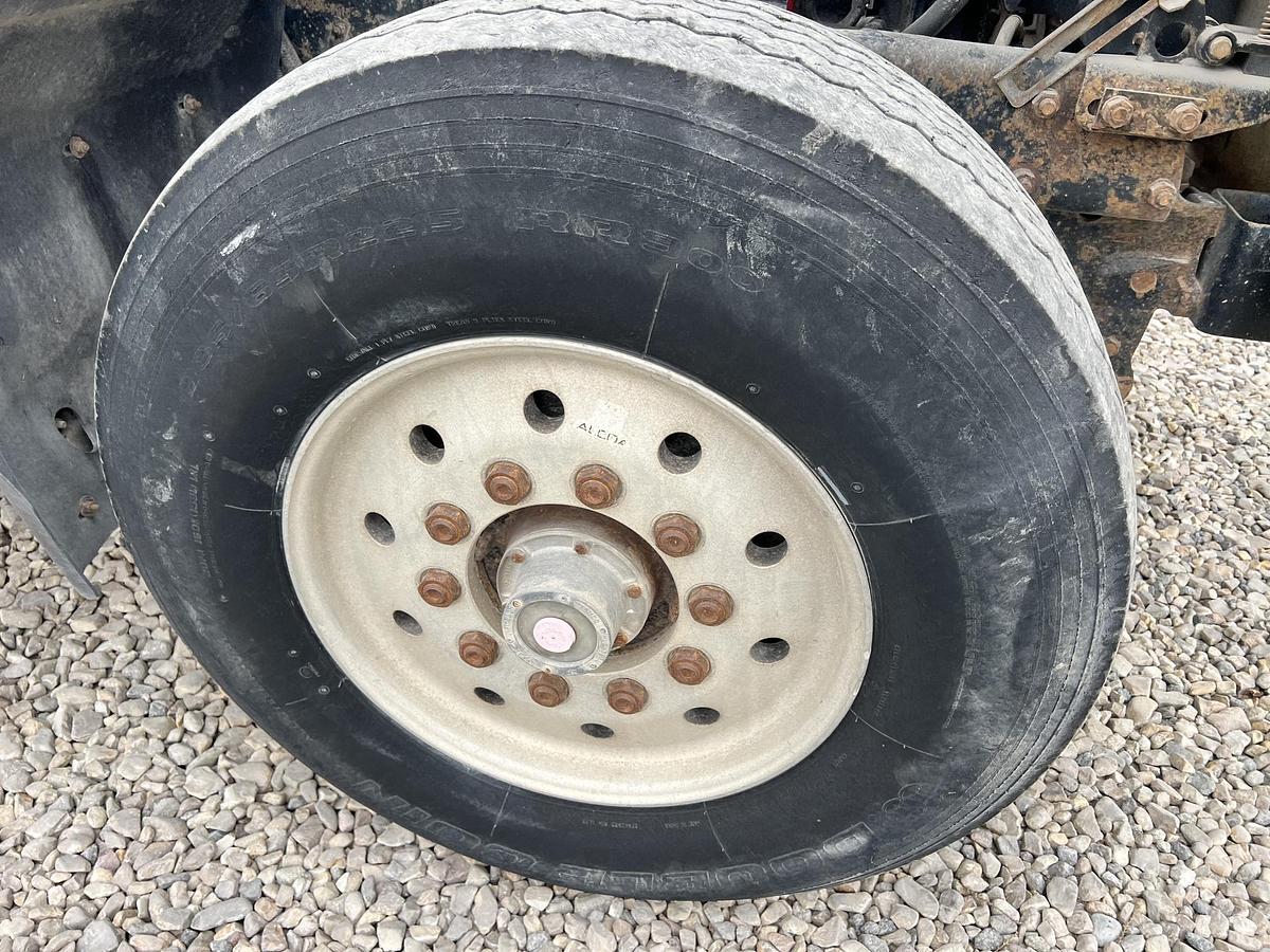 Used 2000 MACK RD688s