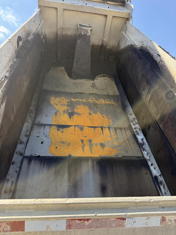 Used 2005 MACK CV713