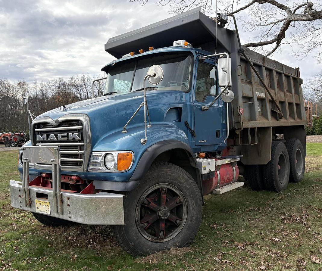 Used 2006 MACK Granite CV713