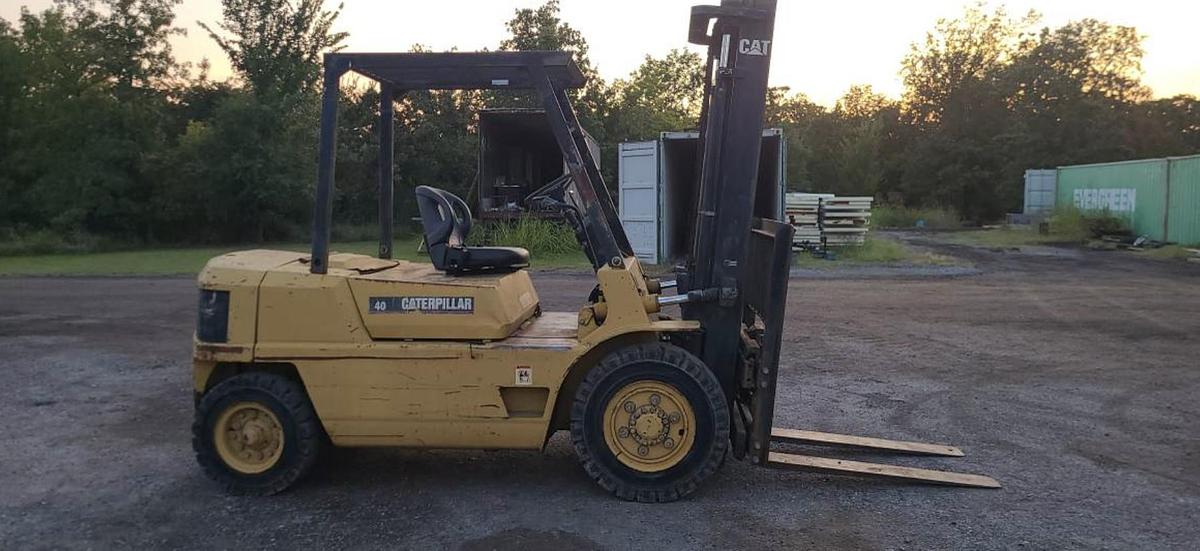 Used 0 CATERPILLAR GP40