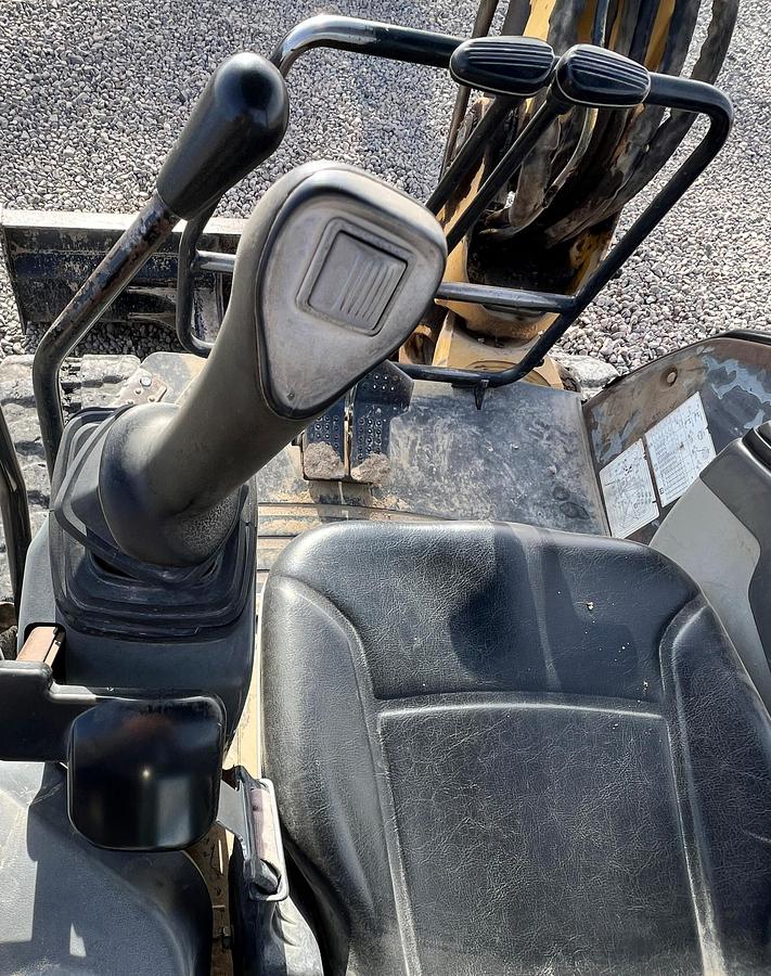 Used 2004 CATERPILLAR 305Cr