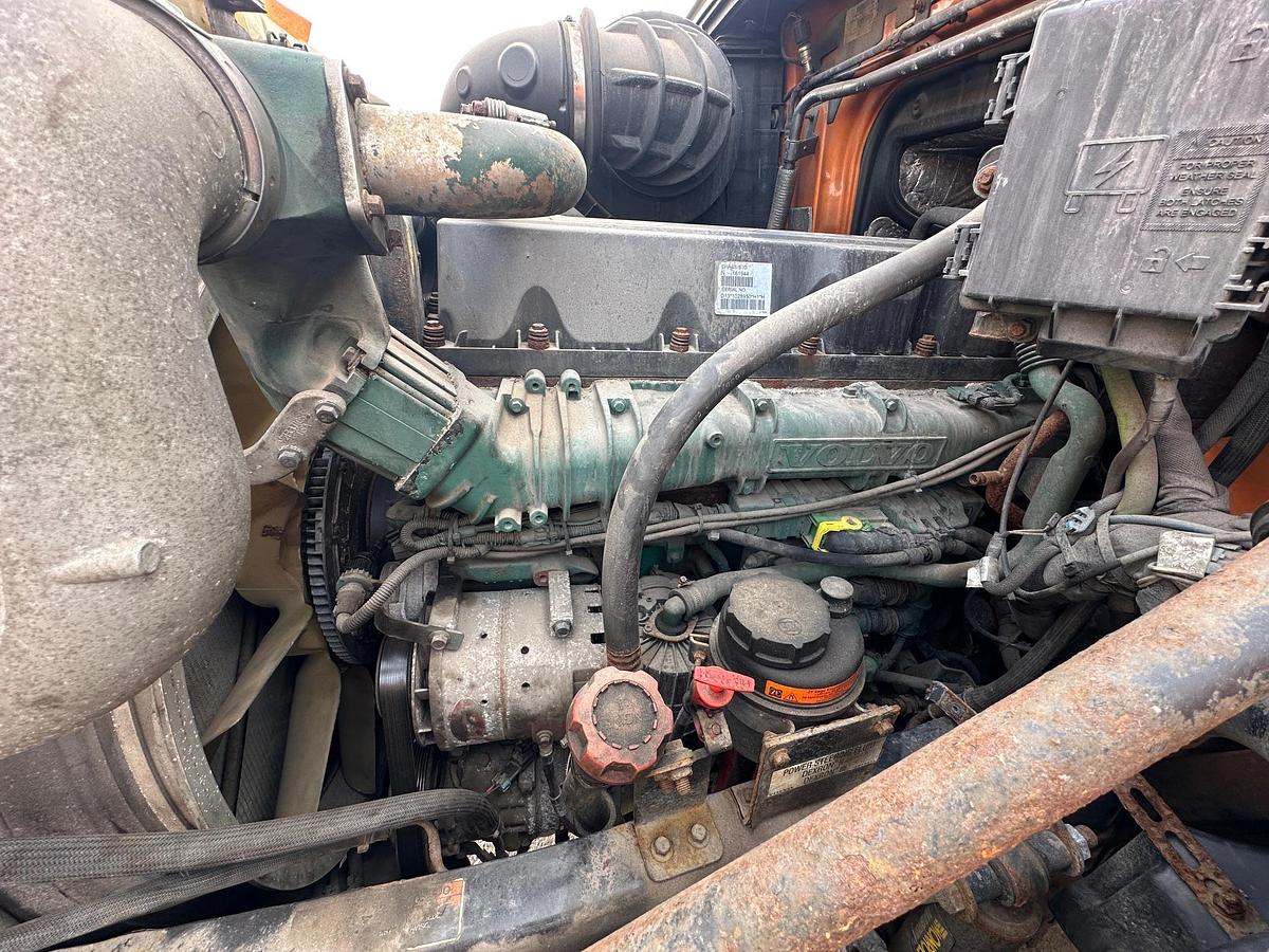 Used 2014 VOLVO VNM64T