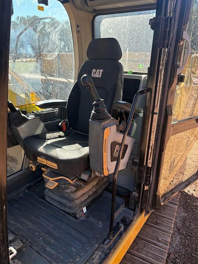 Used 2019 CATERPILLAR 320