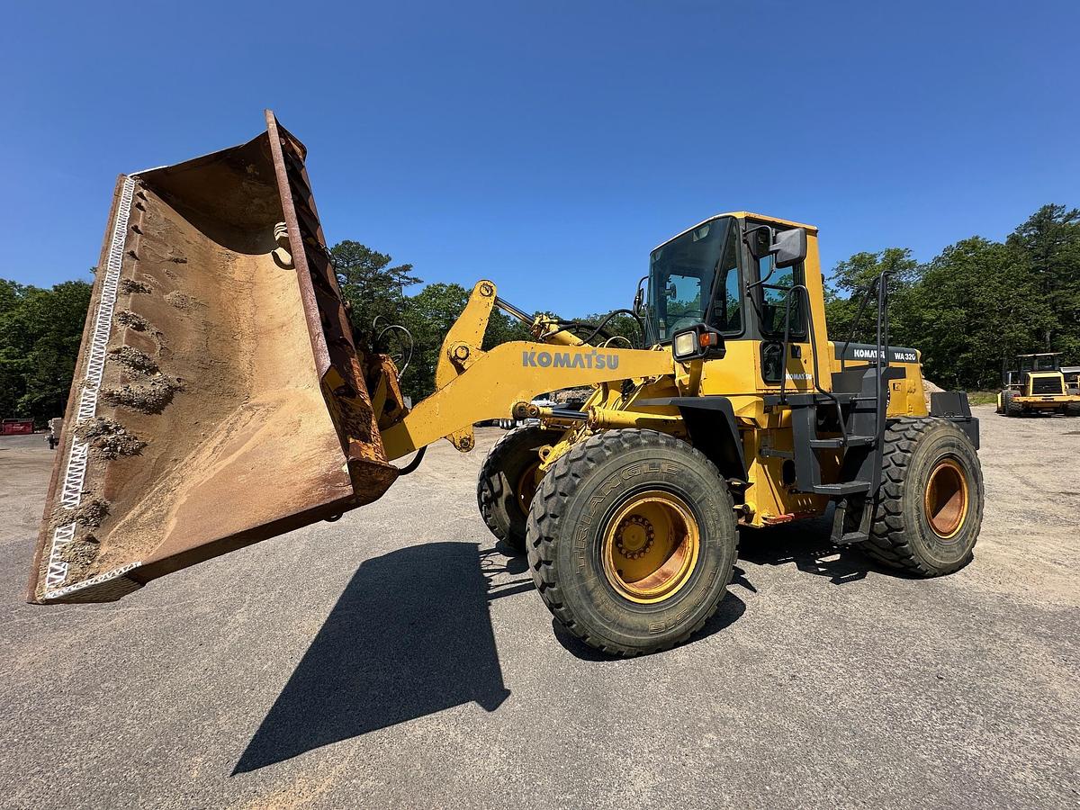 Used 1998 KOMATSU WA320