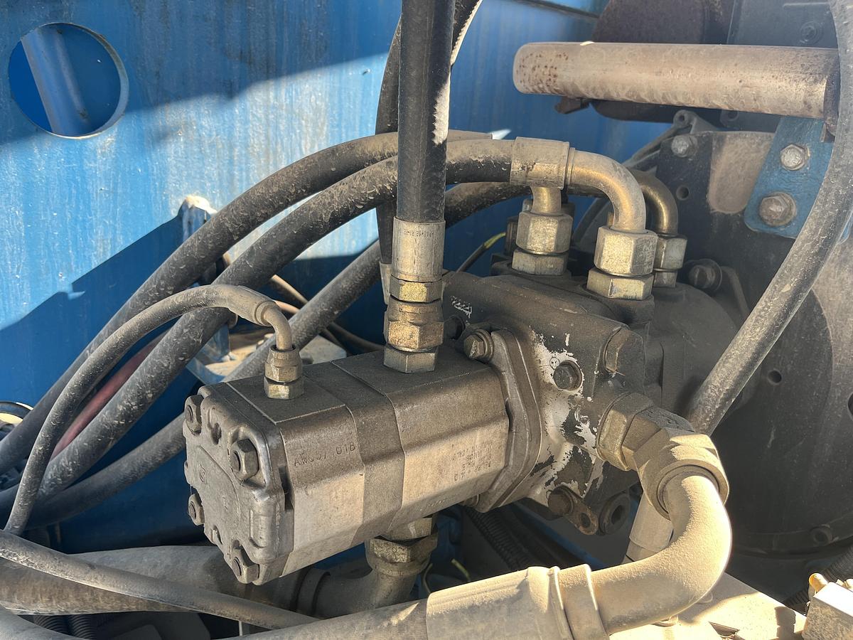 Used 2006 GENIE S-60