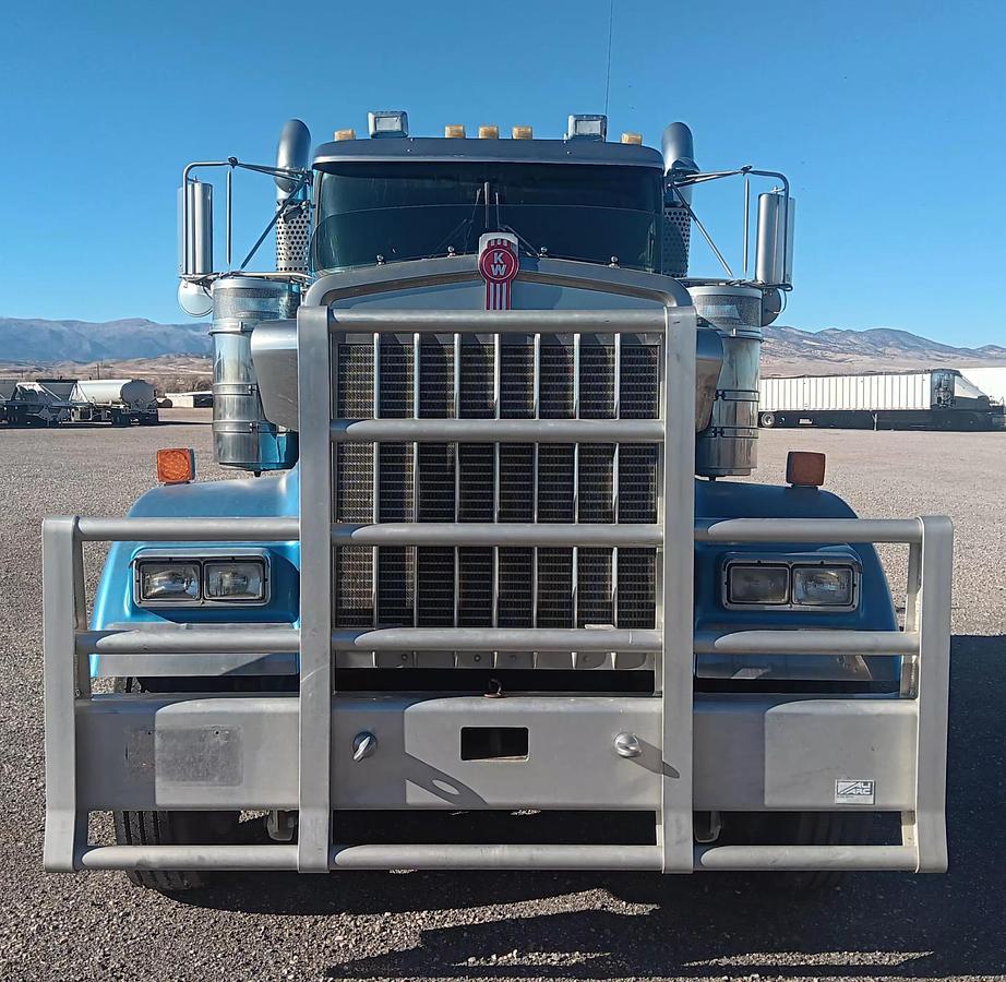 Used 2009 KENWORTH W900