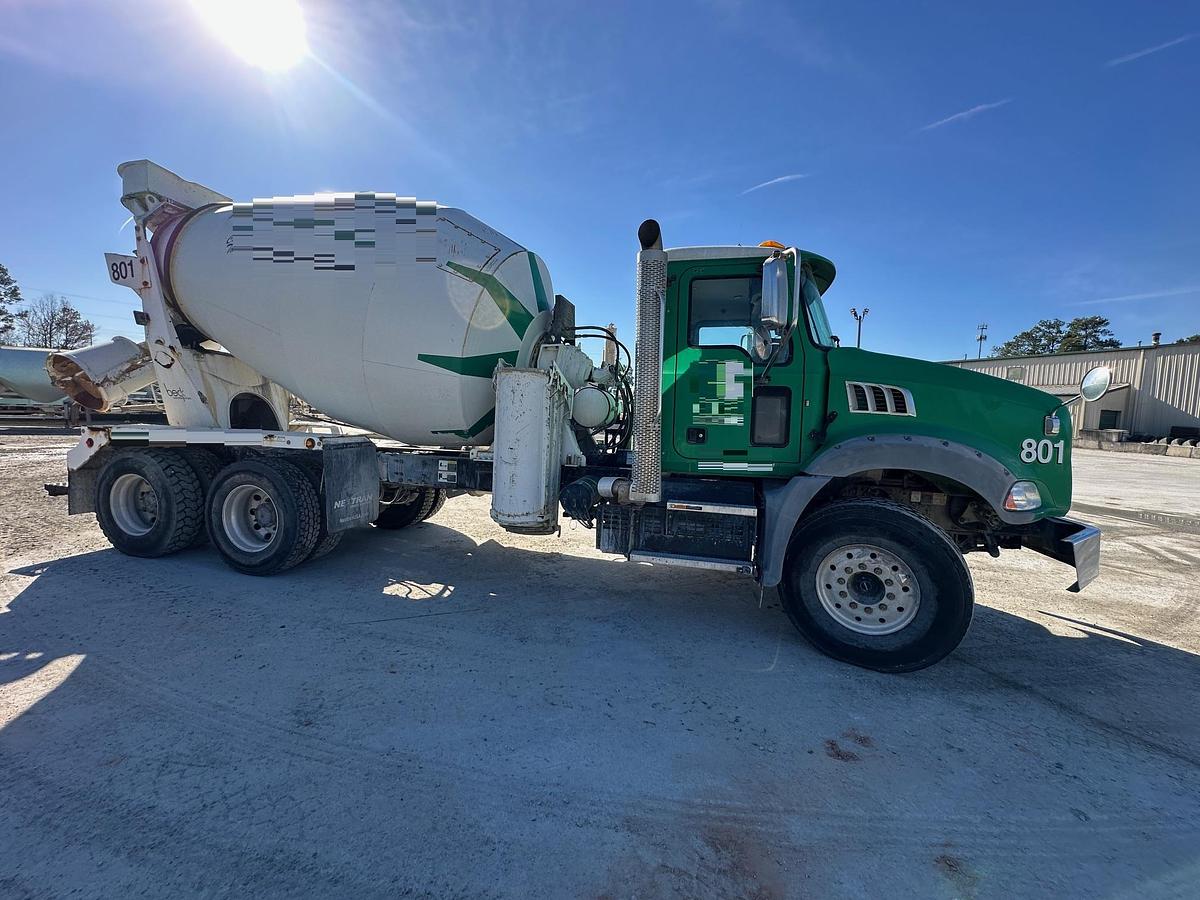 Used 2019 MACK GR64B