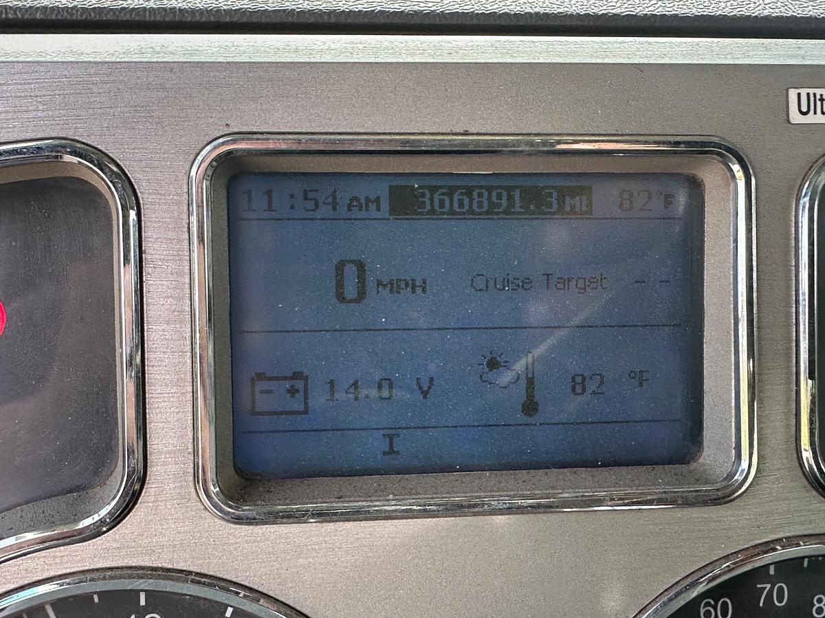 Used 2012 MACK Granite GU713