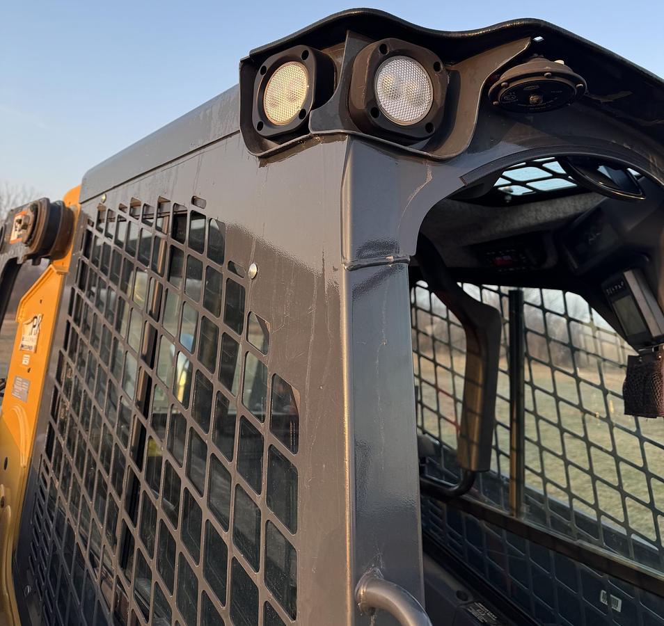 Used 2024 JOHN DEERE 332G Skid steer