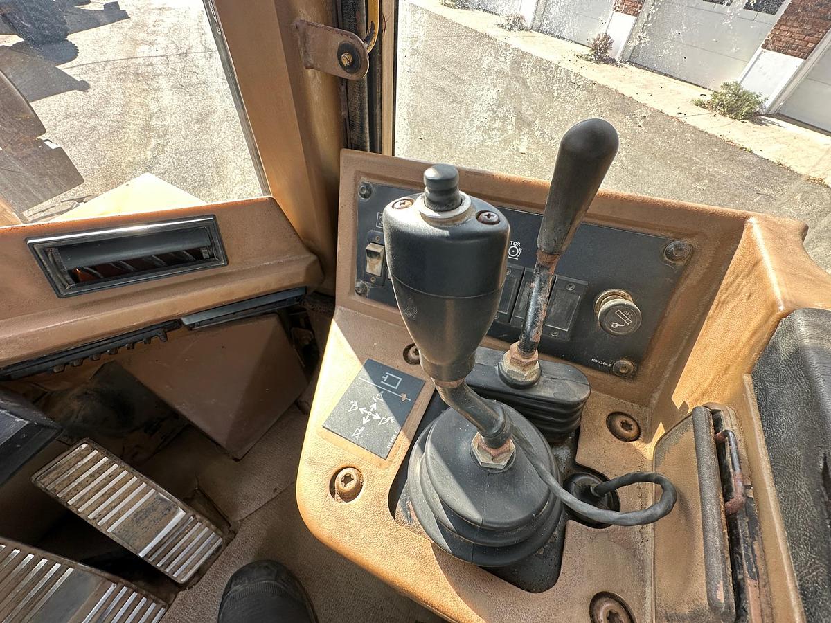 Used 1994 CATERPILLAR 938F