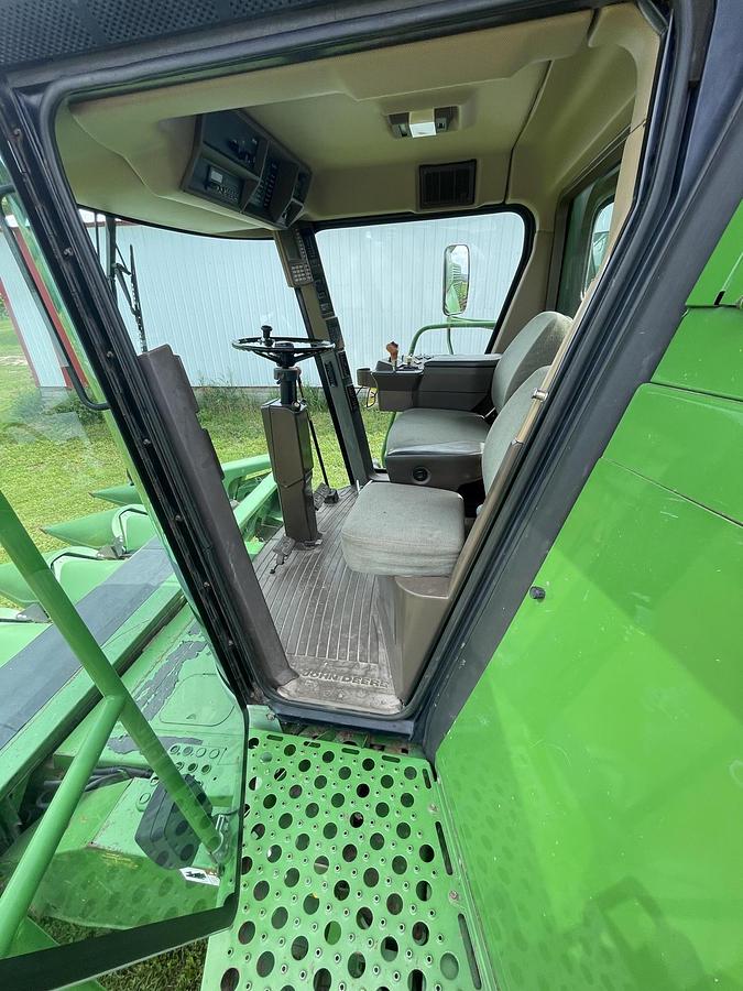 Used 1996 JOHN DEERE 9500 Sidehill combine