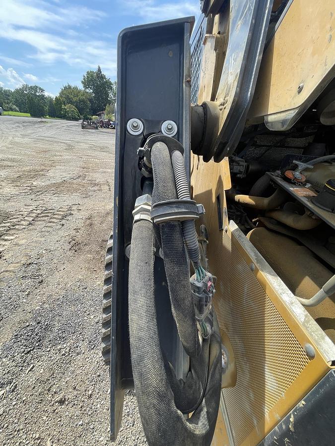 Used 2022 JOHN DEERE 333G