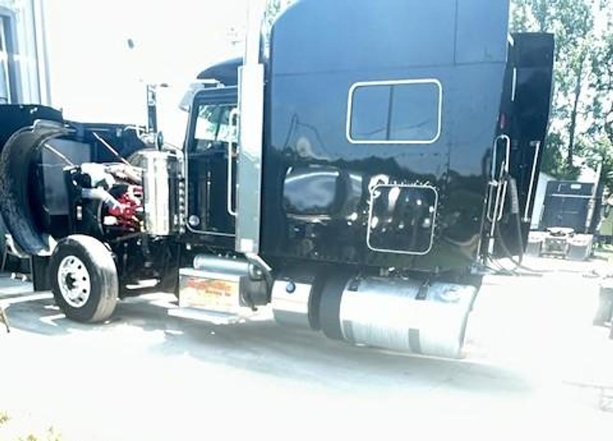 Used 2020 PETERBILT 389