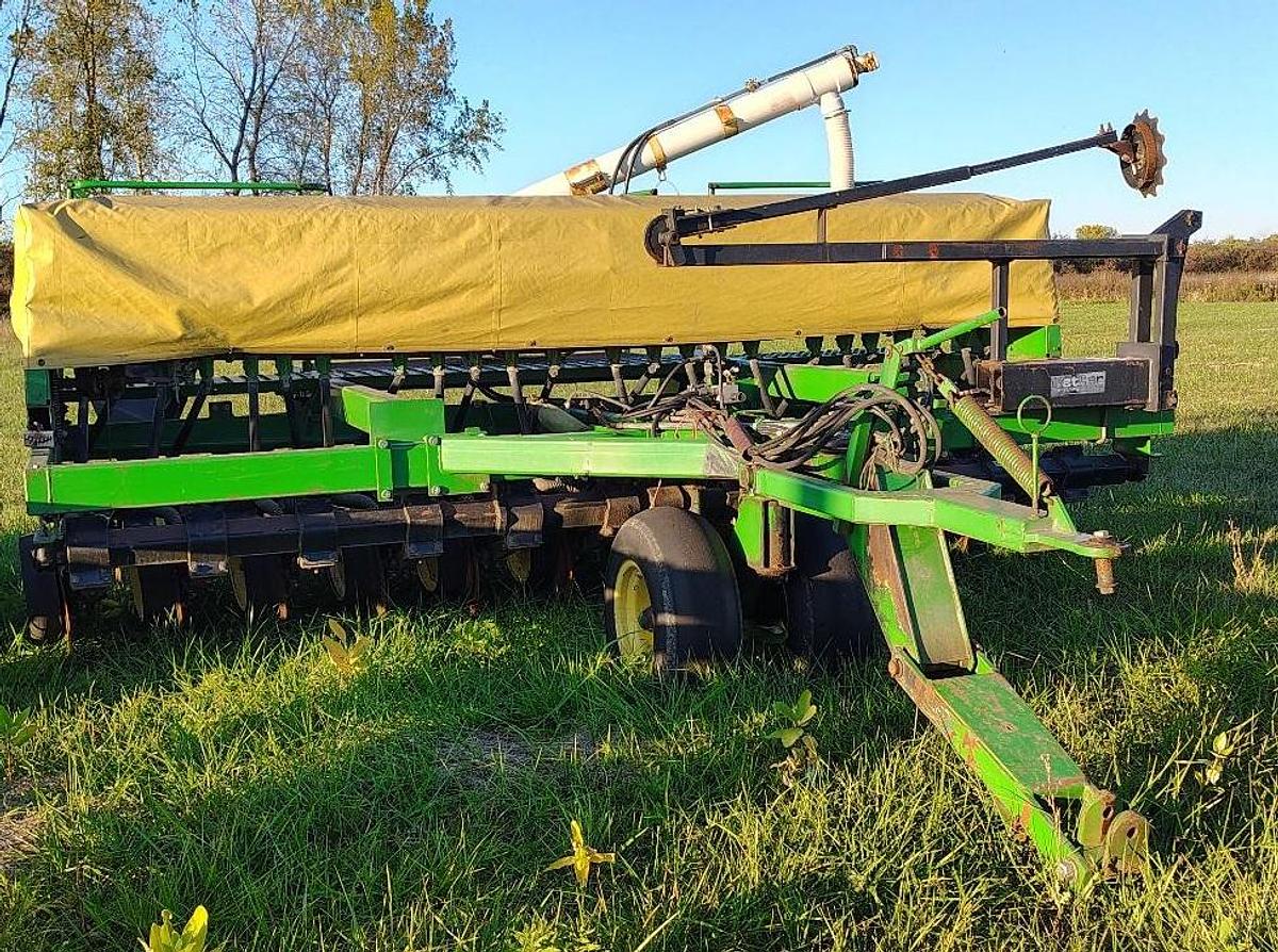Used 1992 JOHN DEERE 750 Grain Drills