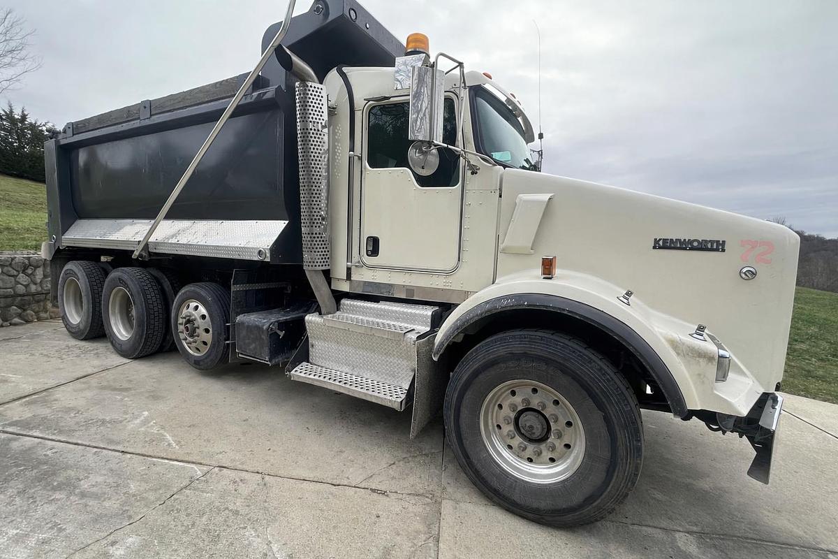 Used 2015 KENWORTH T800
