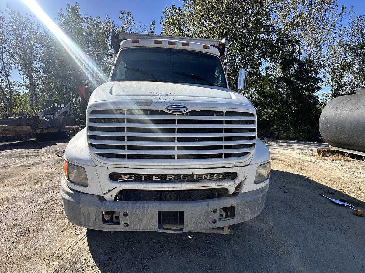 Used 2000 STERLING AT9513