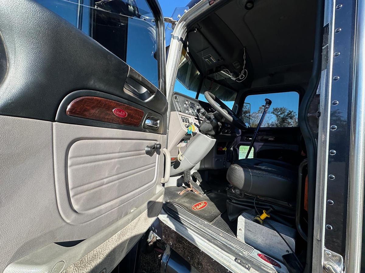 Used 2016 PETERBILT 367