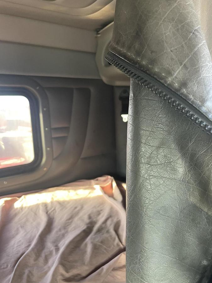 Used 2012 PETERBILT 389