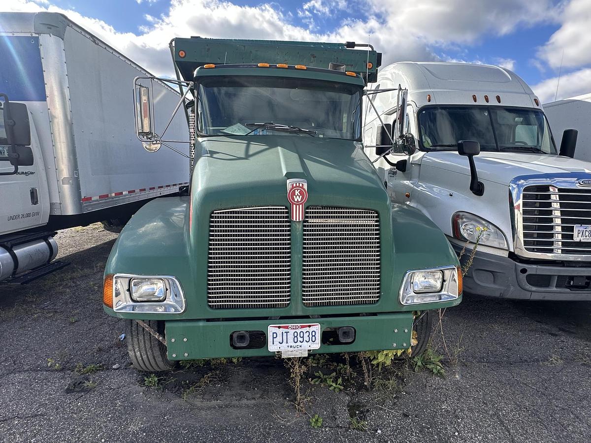 Used 2004 KENWORTH T300