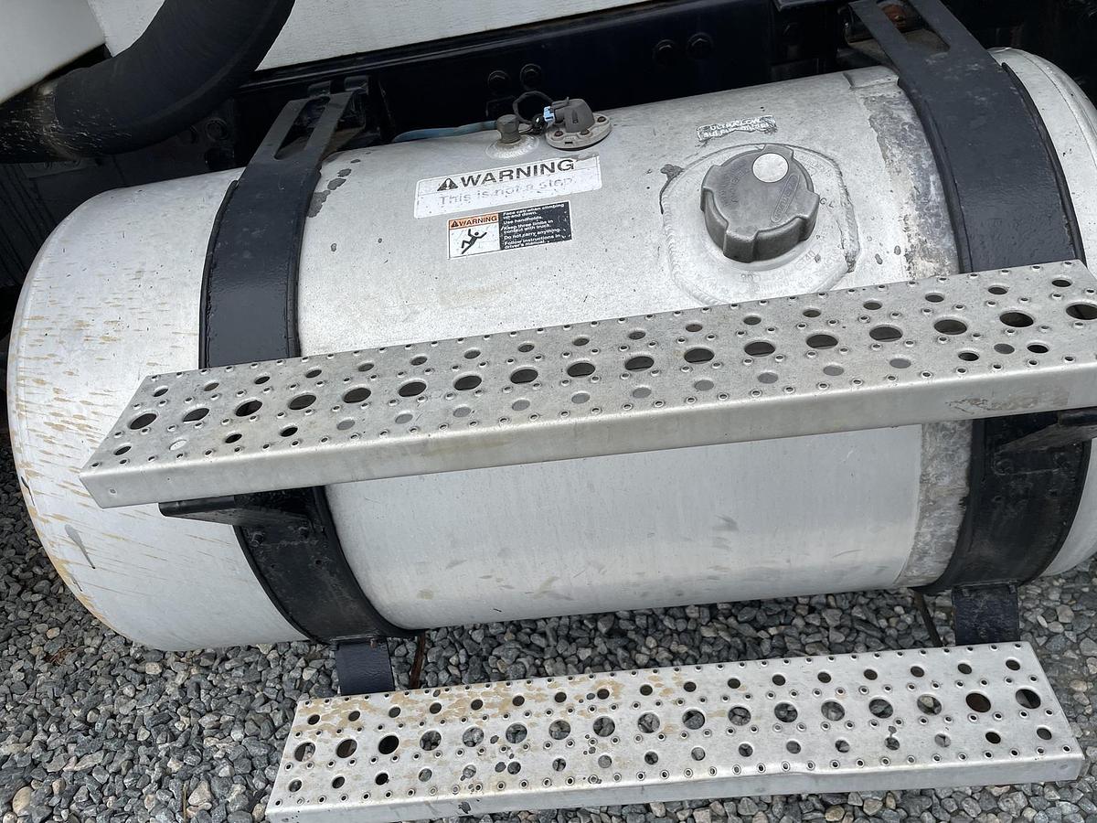 Used 2013 FREIGHTLINER Cascadia Vacuum