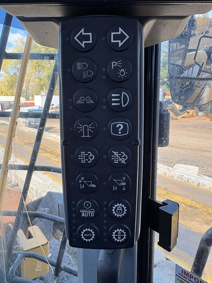 Used 2014 CATERPILLAR 950M