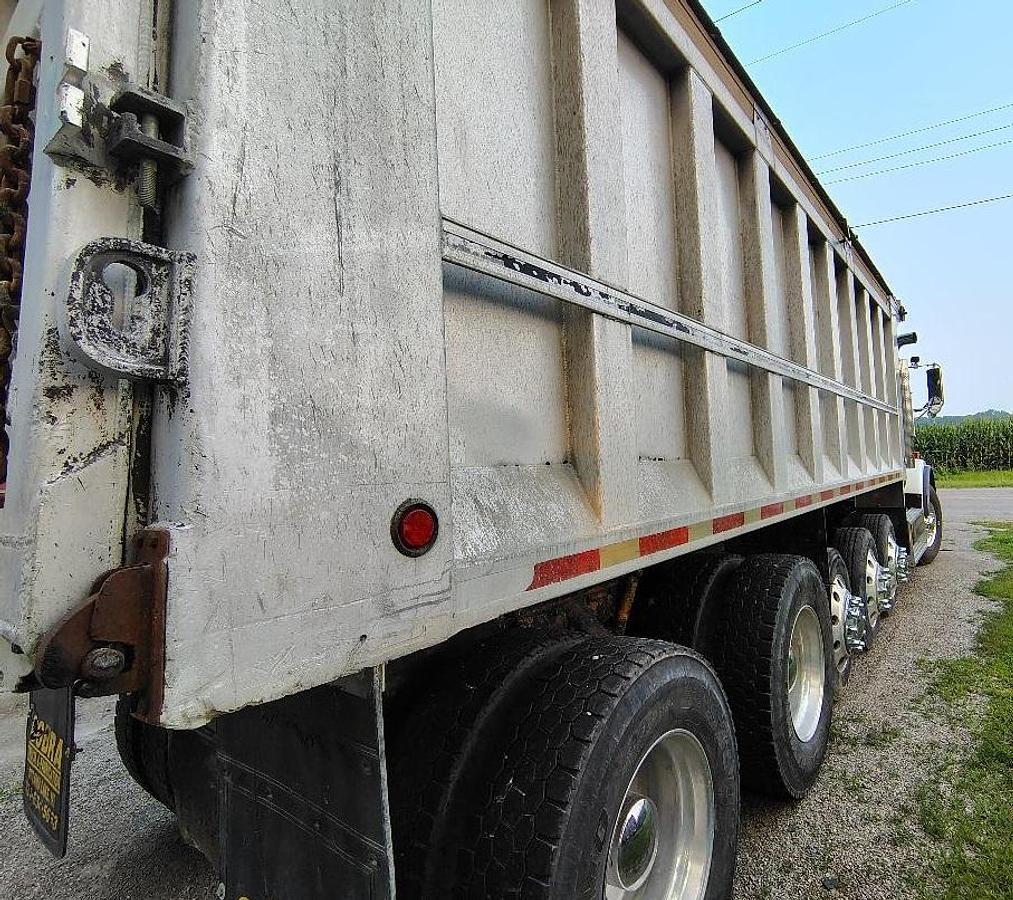 Used 1999 FREIGHTLINER 5-Axle