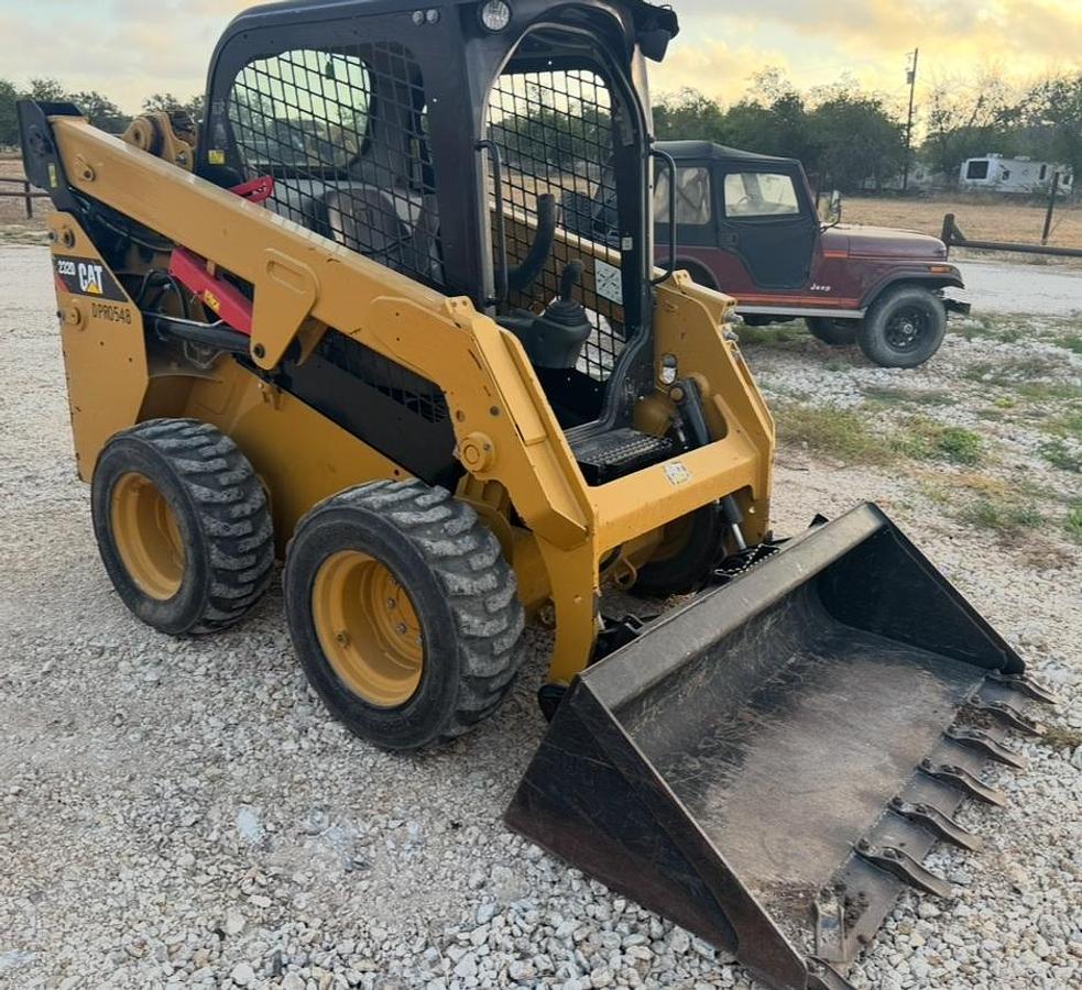 Used 2019 CATERPILLAR 232D
