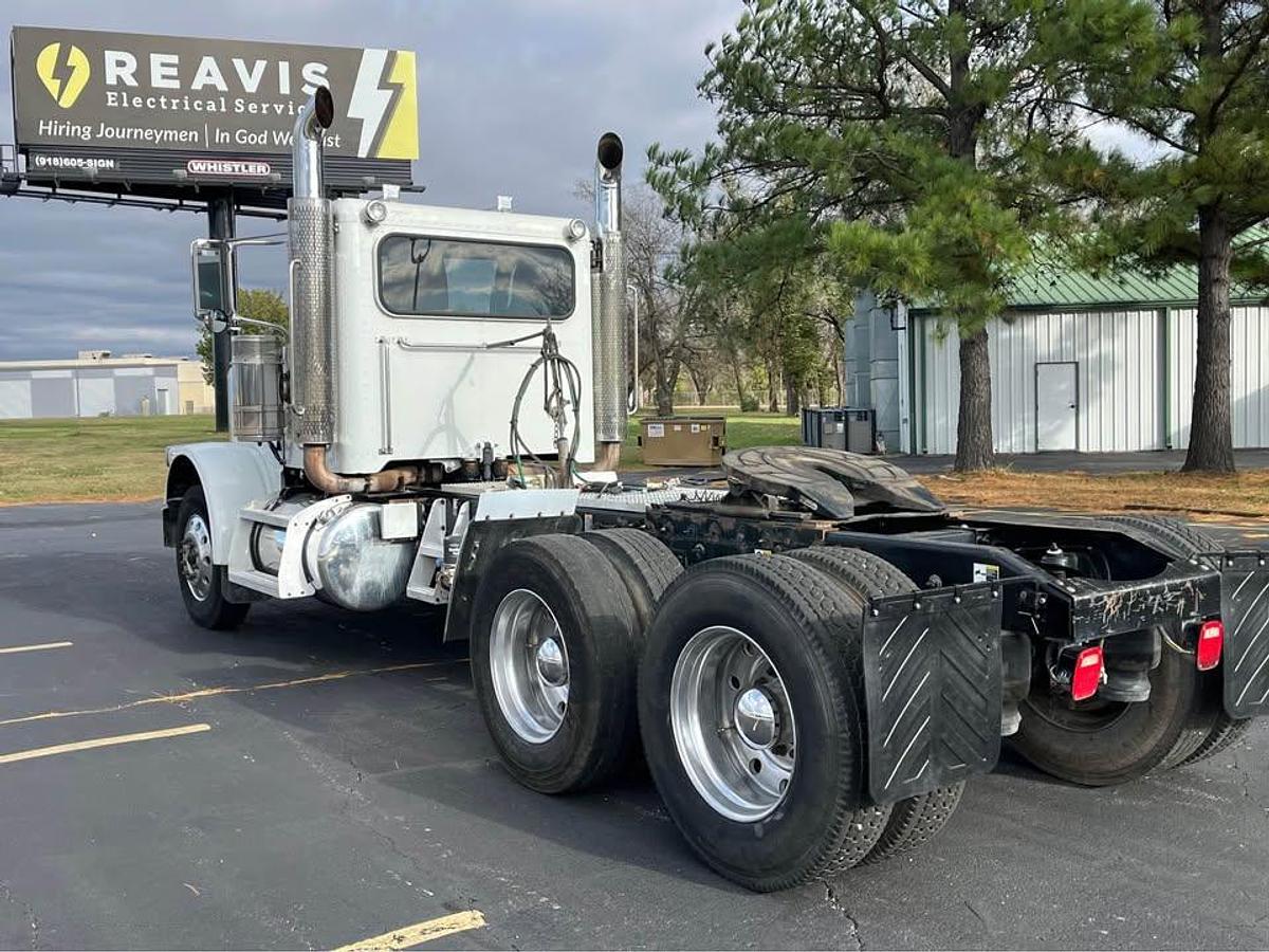 Used 2013 PETERBILT 388