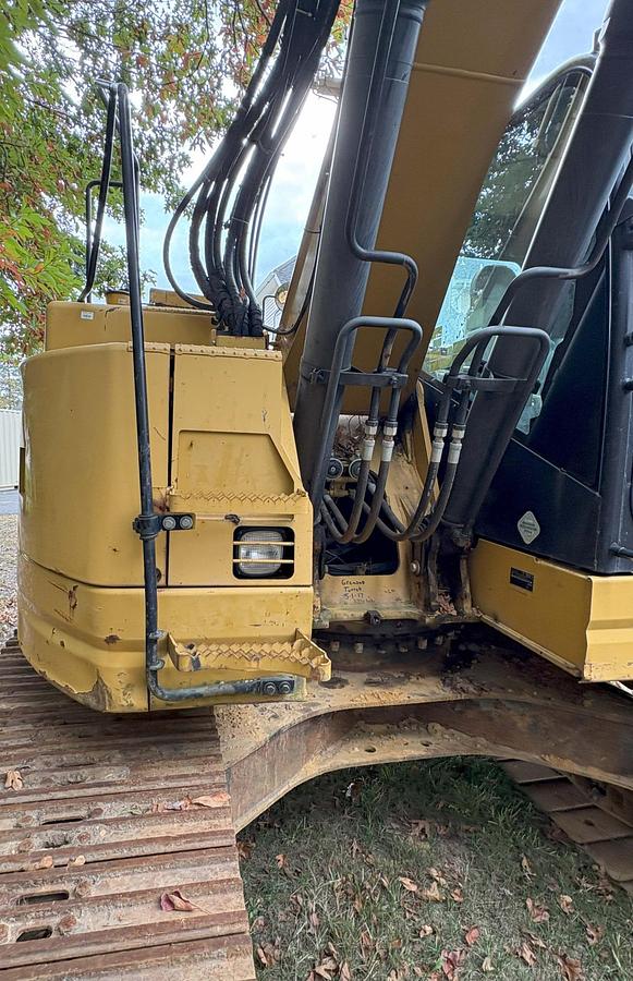 Used 2013 CATERPILLAR 321D LCR