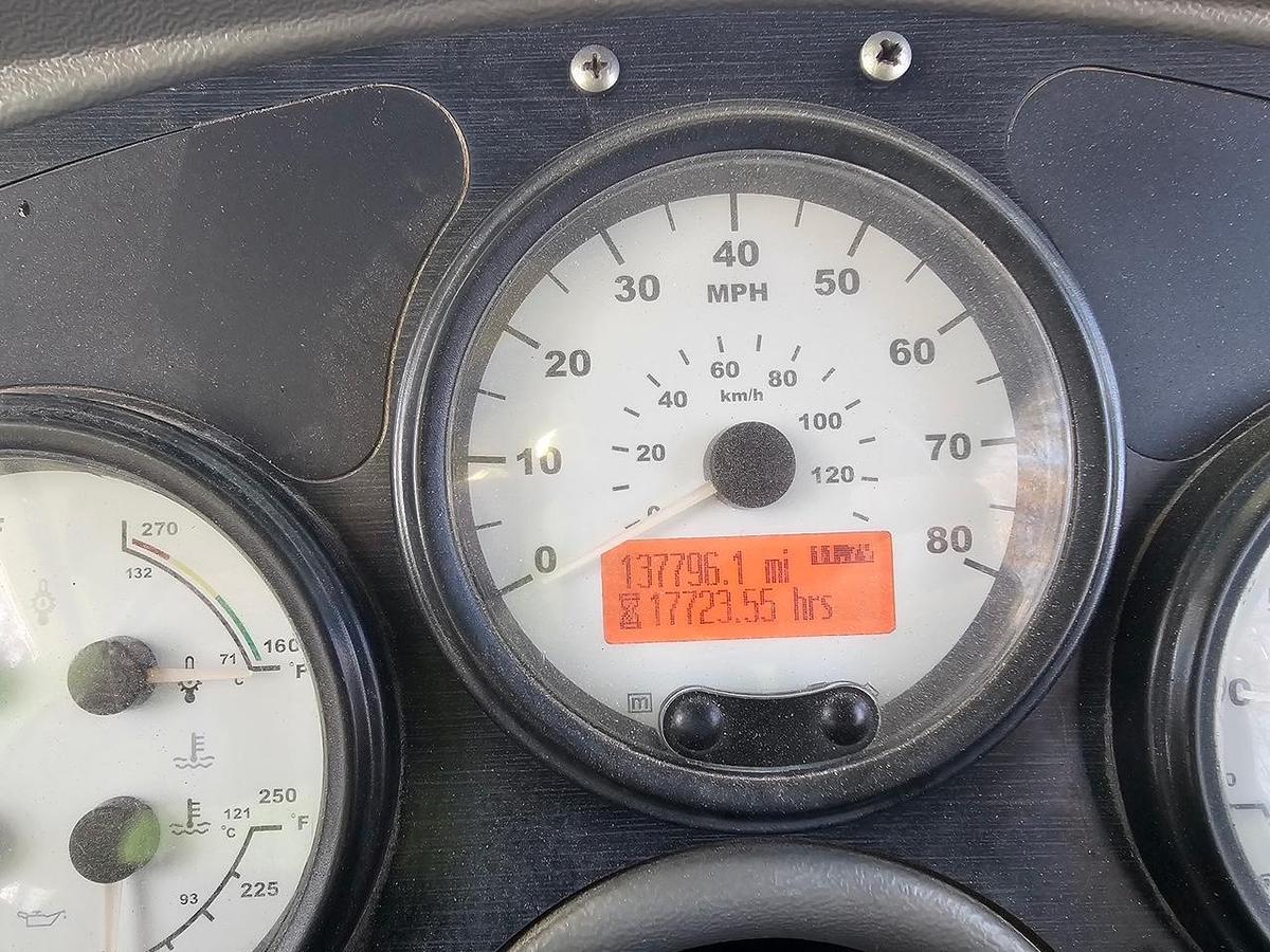 Used 2015 OSHKOSH S-2146 Front Discharge