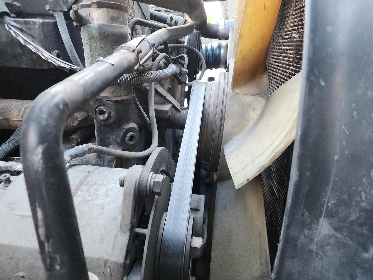 Used 1999 FREIGHTLINER FL110